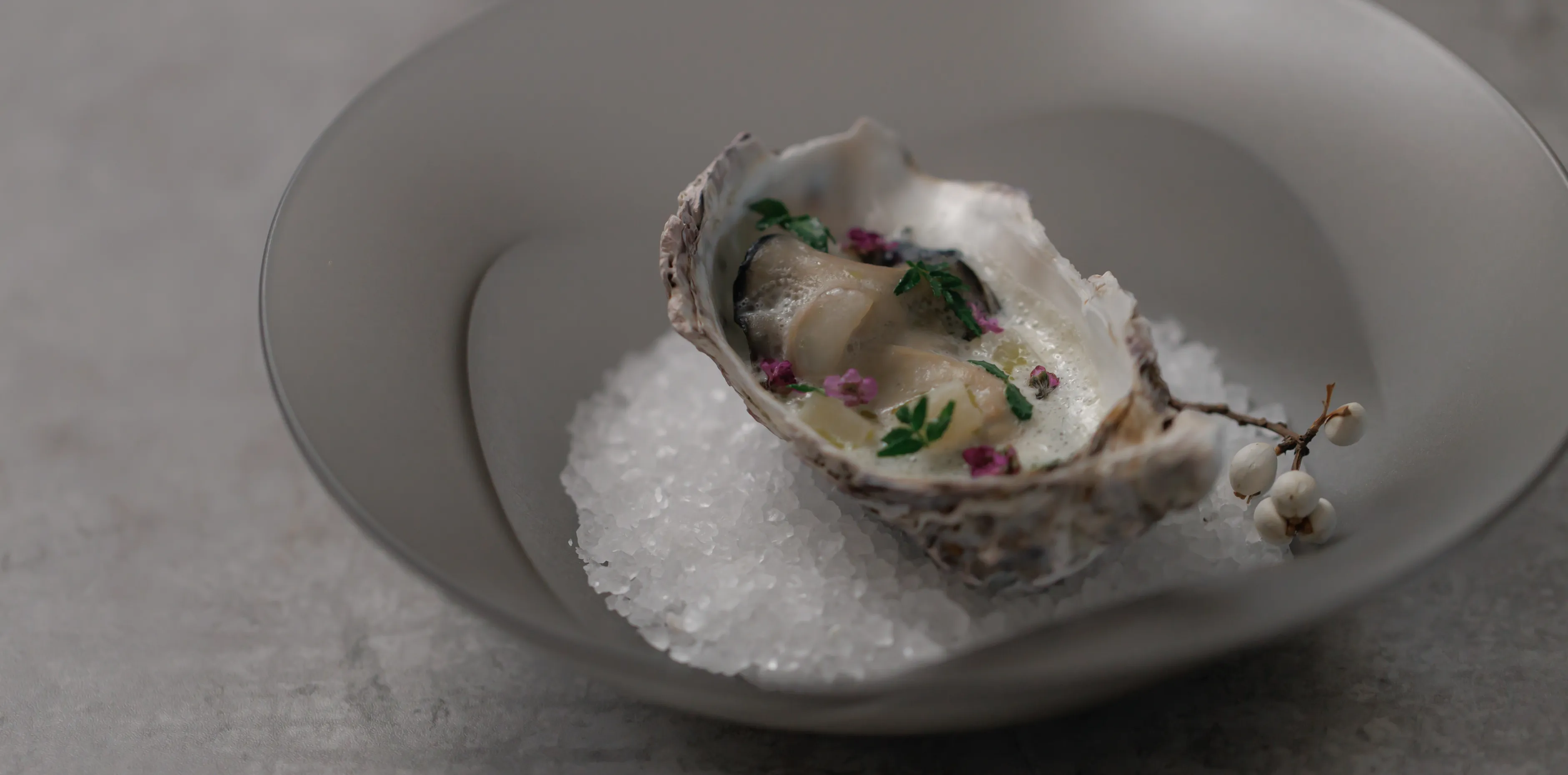 広島の旬の食材を活かしたEPiCLEのフレンチコース料理の一皿